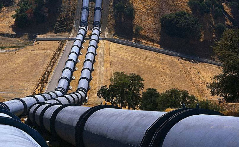 فحص خطوط الأنابيب والأنابيب وصيانتها وإصلاحها